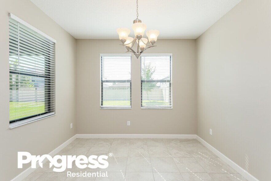 Building Photo - 9935 Ivory Dr