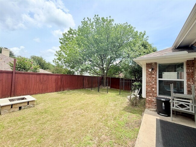 Building Photo - 15760 Scenic Rd