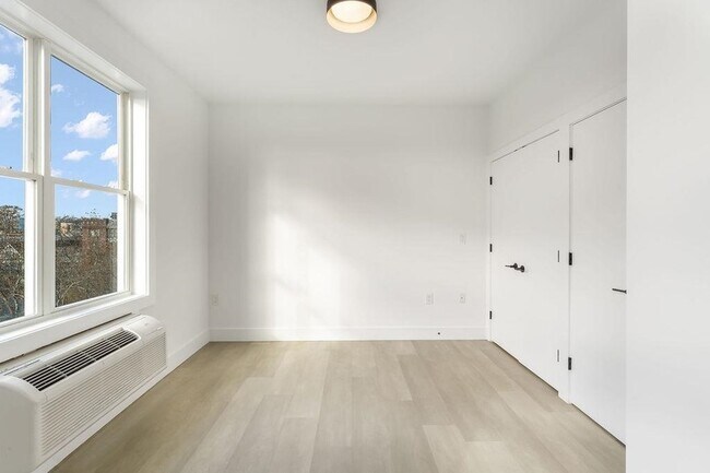 Building Photo - 43-45 W 32nd ST Unit 501