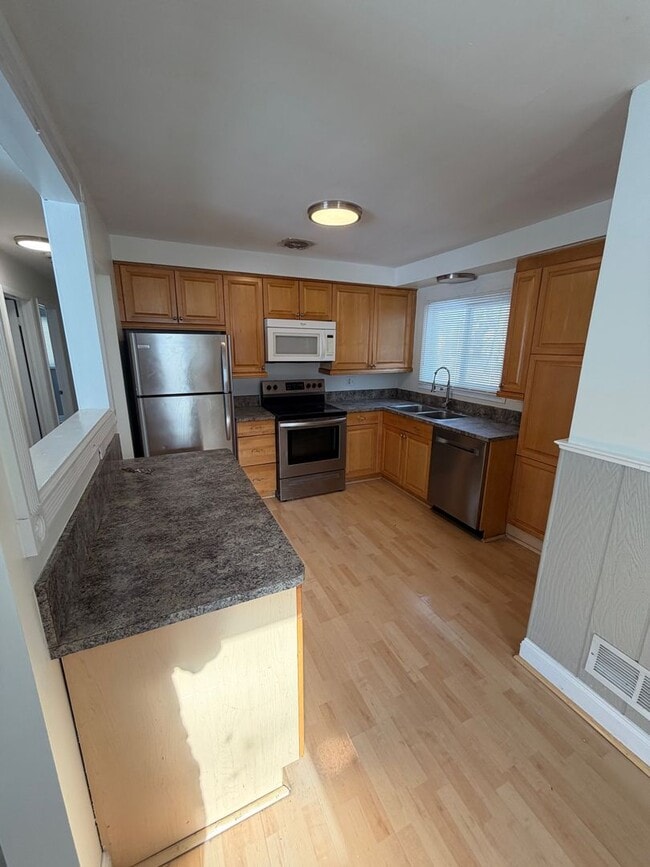 Building Photo - Beautiful Ranch in Prime Clarkston Location