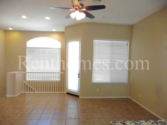 Building Photo - 568 Almond Rd