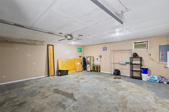 Building Photo - 13206 Chriswood Dr