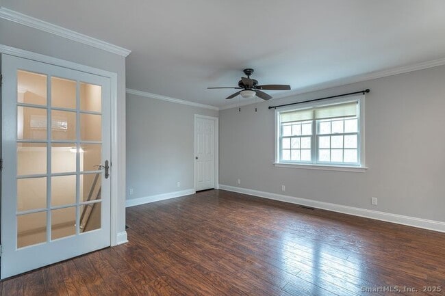 Building Photo - 346 Southbury Rd