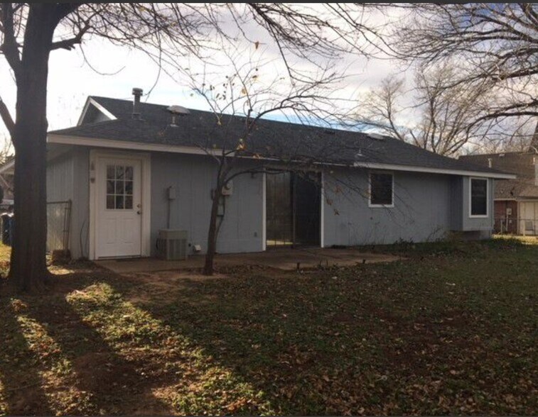 Building Photo - 203 Timbercrest Ct