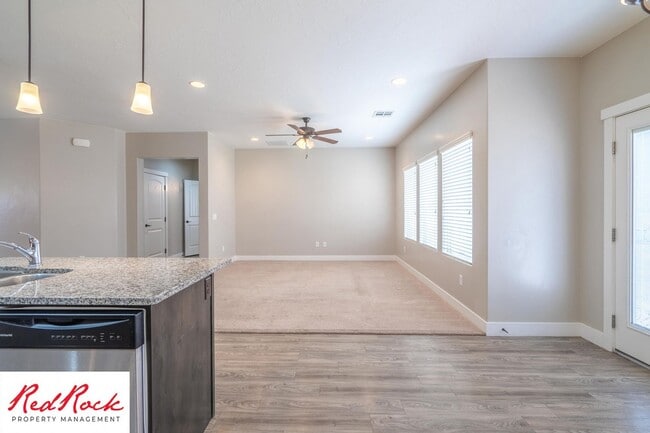 Building Photo - 4 Bedroom Spacious St. George Home with Large Backyard