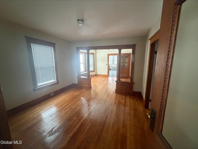 Building Photo - 5 Mockingbird Hill