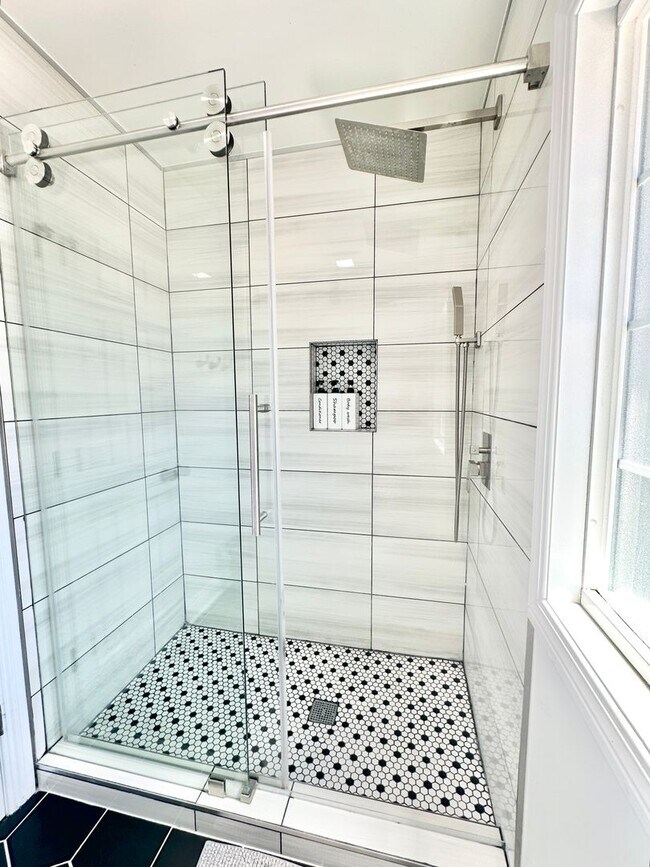 Building Photo - Breathtaking Custom Country Two-Story Home, Fully Remodeled & Beautifully Appointed on Private 20...