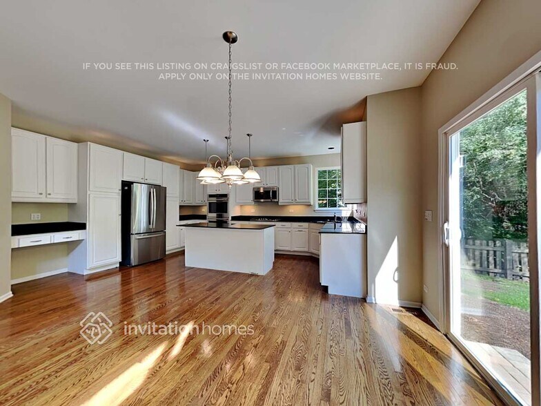 Building Photo - 7401 Brentwood Ln
