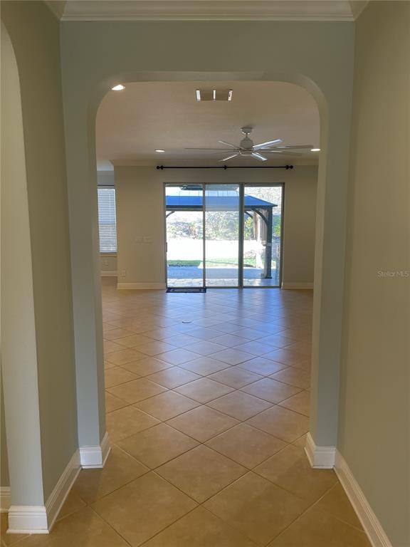 Building Photo - 2062 Redbay Ave