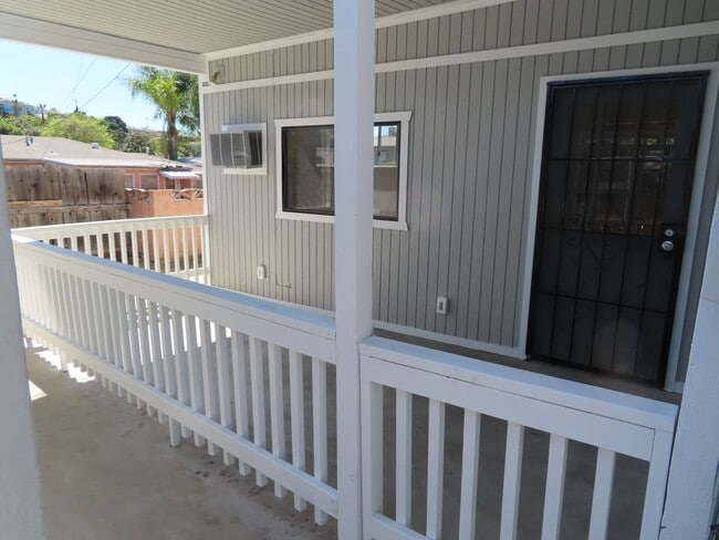 Building Photo - Three Bedroom House with Huge Bonus Room