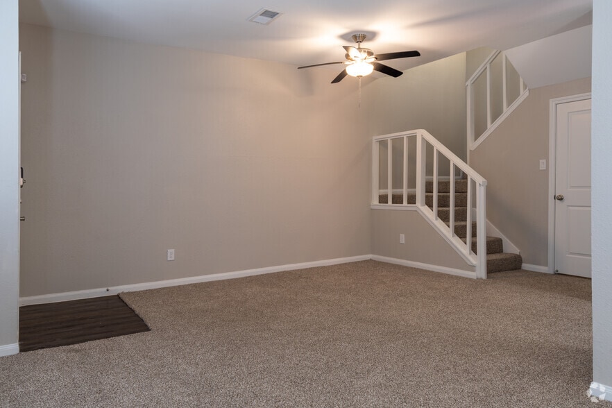 Primary Photo - Seaside Village