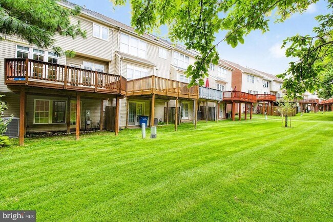 Building Photo - 2218 Mears Ln