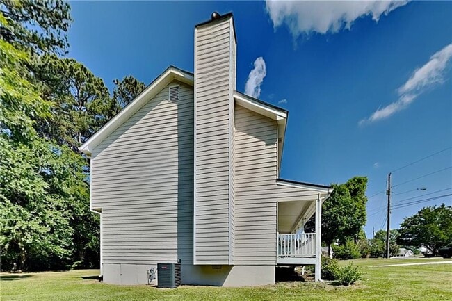 Building Photo - 1275 Shamrock Hill Cir