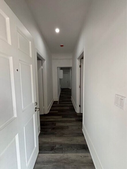 Building Photo - 625 W 41st Dr