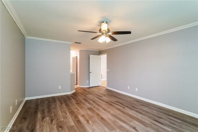 Building Photo - 525 SW 23rd Terrace