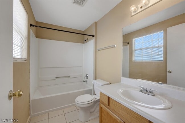 Building Photo - 1956 Vista Malaga St