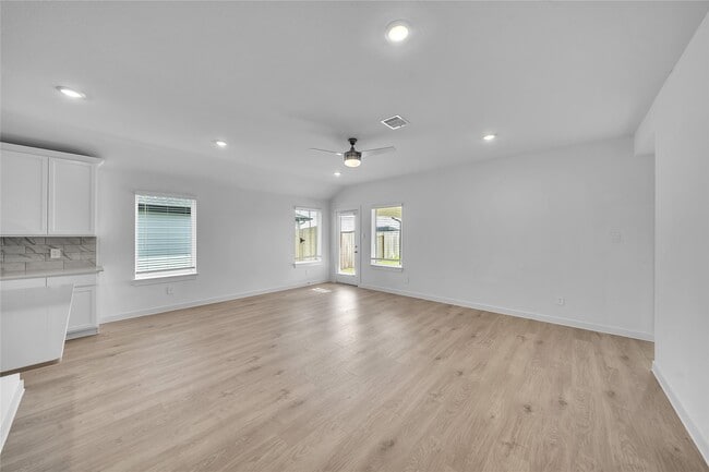 Building Photo - 30715 Wicklow Gdns Dr