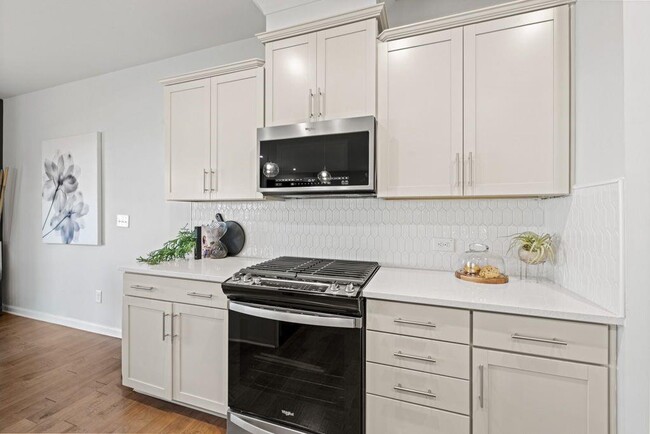 Building Photo - 2615 Quarterdeck Dr