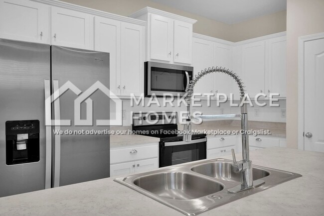 Building Photo - 3996 Vlg Vw Ln