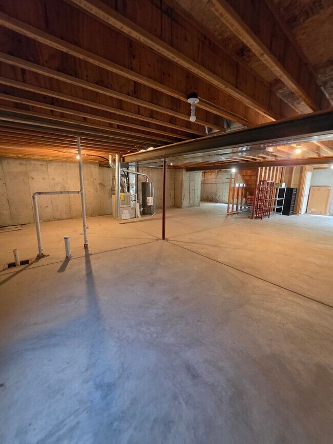 Building Photo - 1636 Weatherby Ln