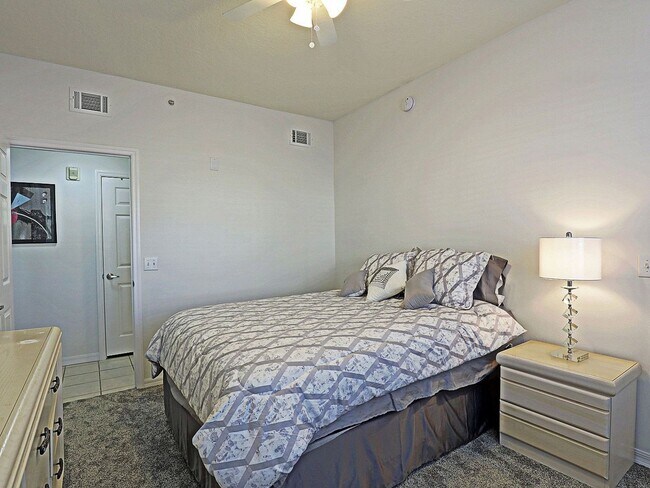 Building Photo - 15645 Ocean Walk Cir