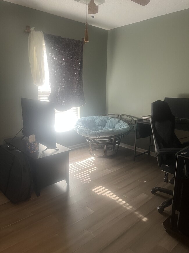 Building Photo - 343 Briarbend Rd