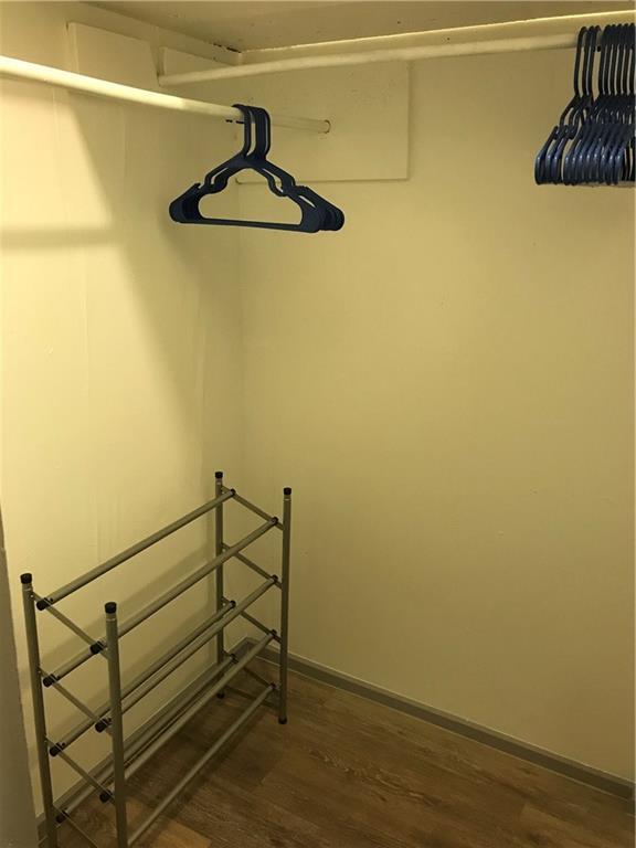 Building Photo - 16 W Thatcher St