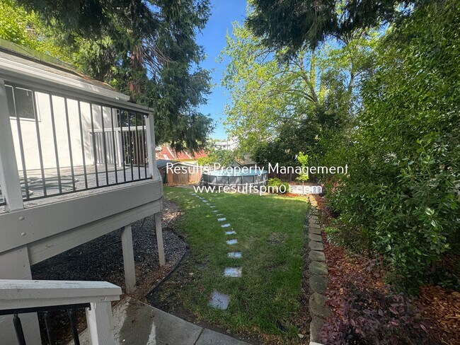 Building Photo - Coming Soon! 3 Bed 2 Bath Cottage Penryn