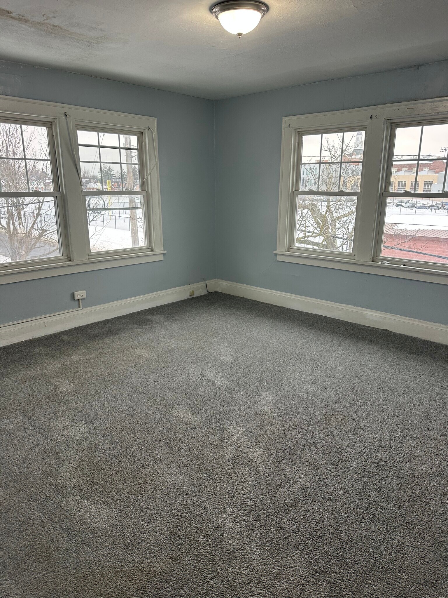 Building Photo - 2087 Goodnor Rd