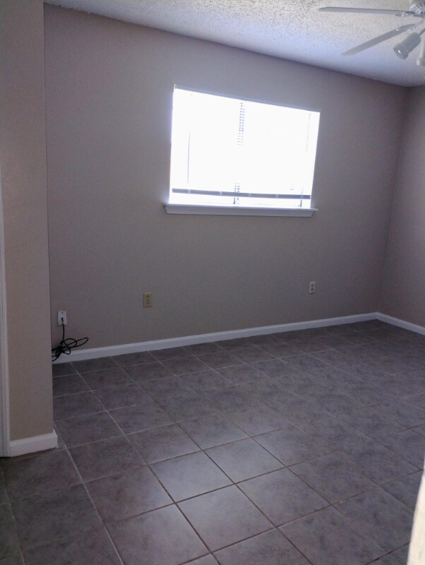 Building Photo - 1714 Cedar Lake Dr