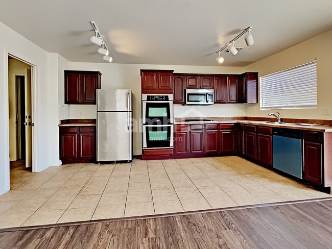 Building Photo - 4837 W Calle Don Alfonso