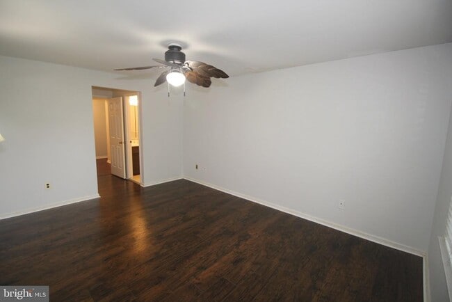 Building Photo - 681 Rose Hollow Dr