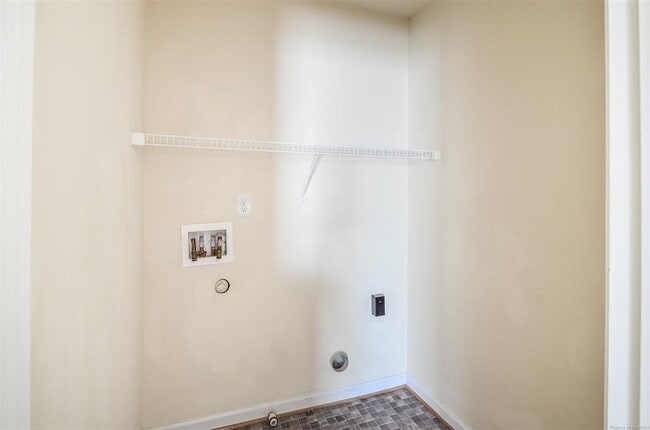 Building Photo - 9001 Cocos Path