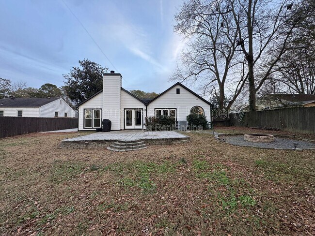 Building Photo - 1886 Benson Ave SE