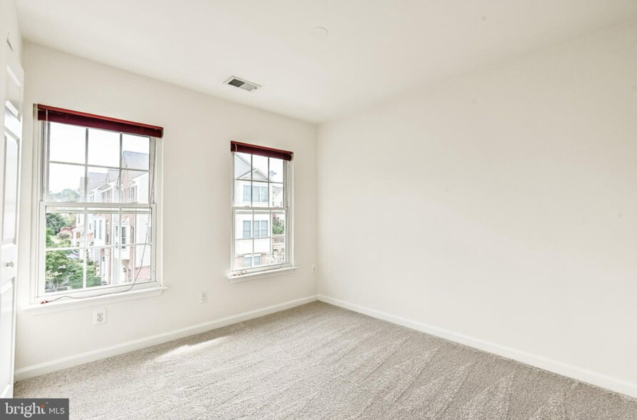 Building Photo - 13206 Fox Ripple Ln