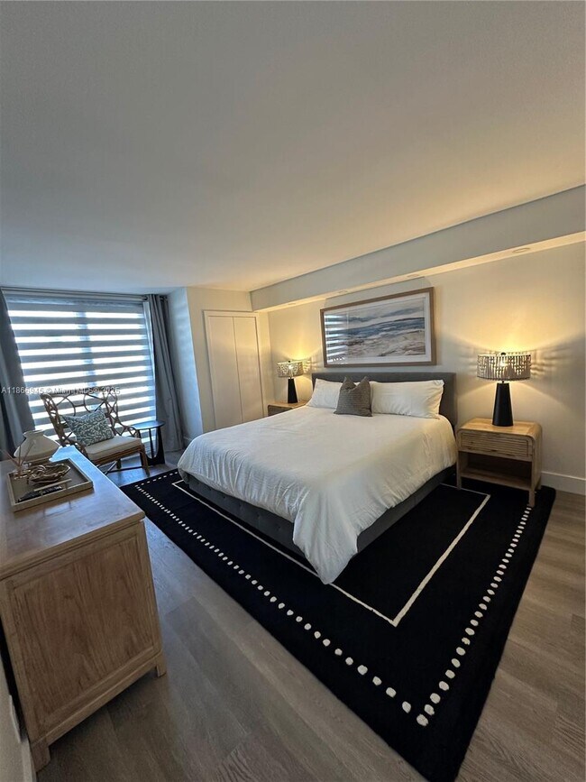 Building Photo - 2625 Collins Ave
