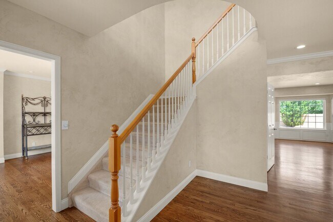 Building Photo - 2420 Regal View Ct