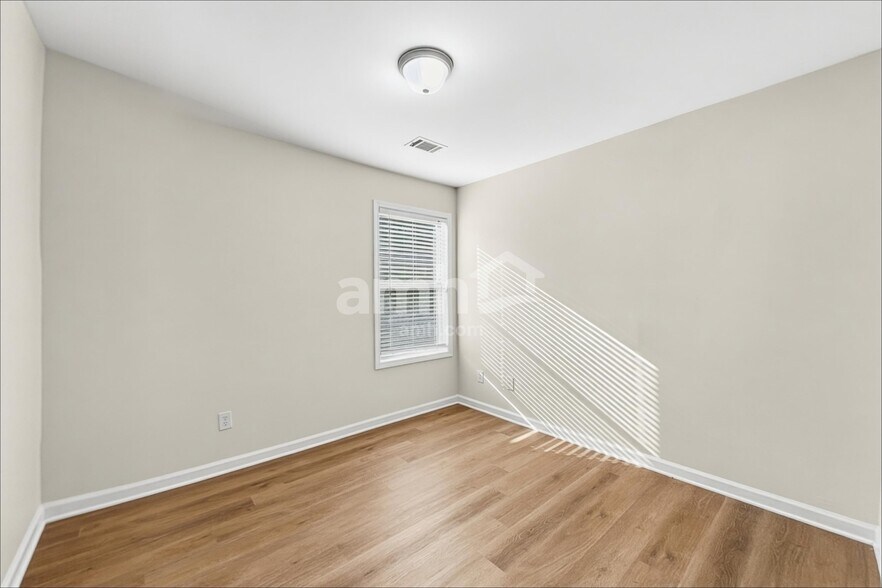 Building Photo - 1821 Stoney Chase Dr
