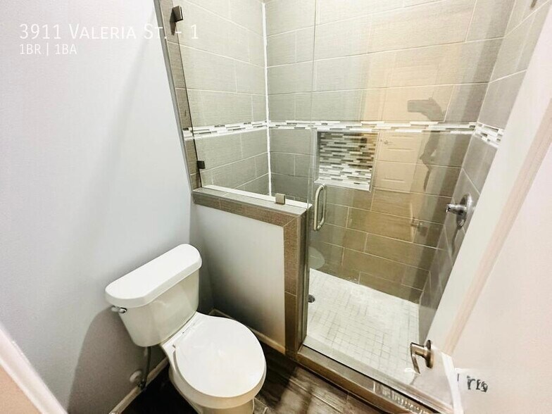Building Photo - 3911 Valeria St