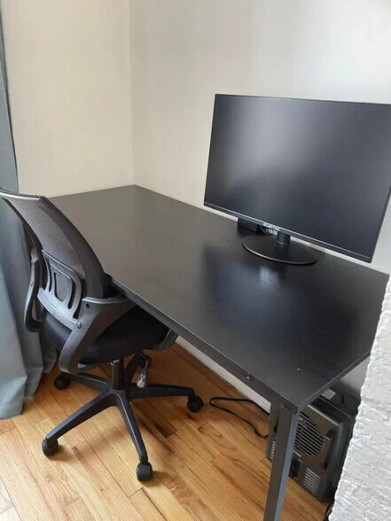 Building Photo - 472 9th Ave