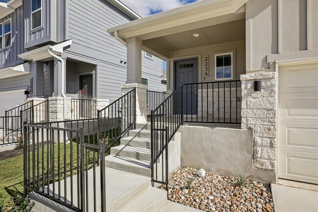 Building Photo - 2236 Delano Dr