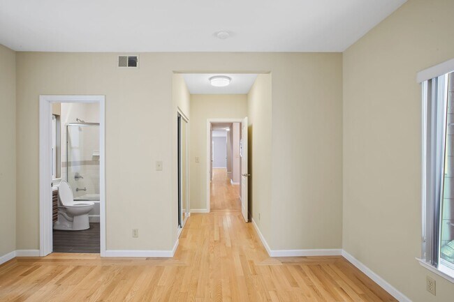 Building Photo - 473-475 34th Ave