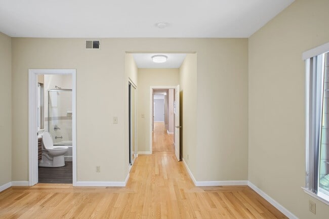 Building Photo - Spacious 3Bd/2Ba in SF Richmond District!