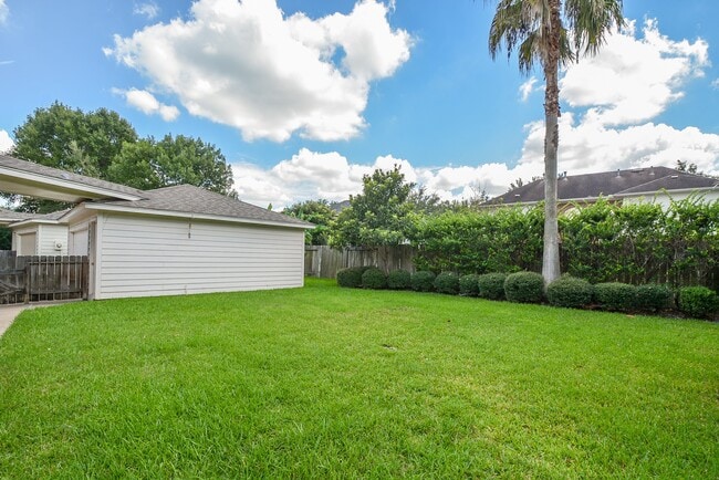 Building Photo - 17415 Fountainview Cir