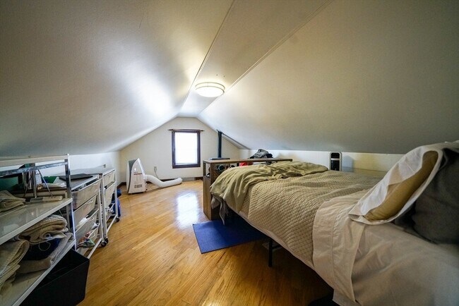 Building Photo - 59 2nd St