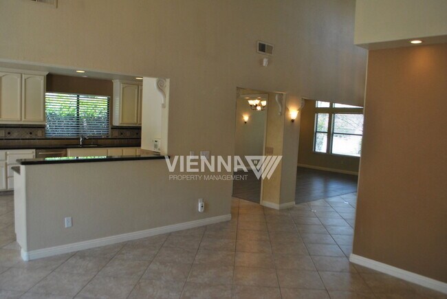 Building Photo - 5325 Thunder Ridge Cir