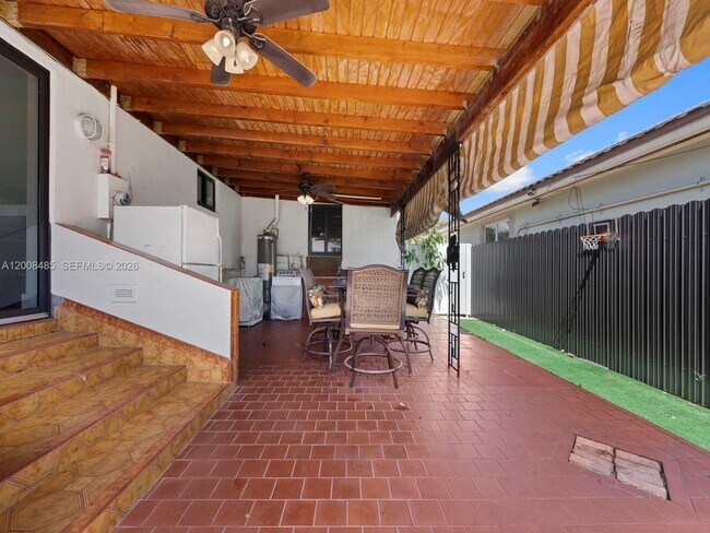 Building Photo - 252 E 36th St