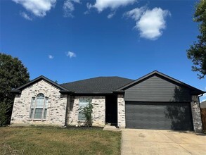 Building Photo - 6707 Stone Branch Dr