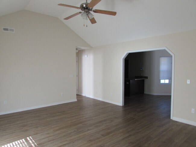 Building Photo - 2680 Moonlite Dr
