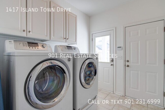 Building Photo - 1417 Island Town Dr